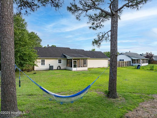 165 Parnell Road, Hubert, NC 28539