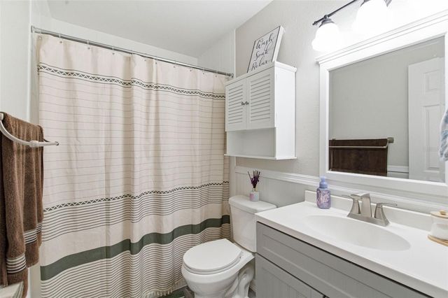 6401 N HALE AVENUE, Tampa, FL 33614