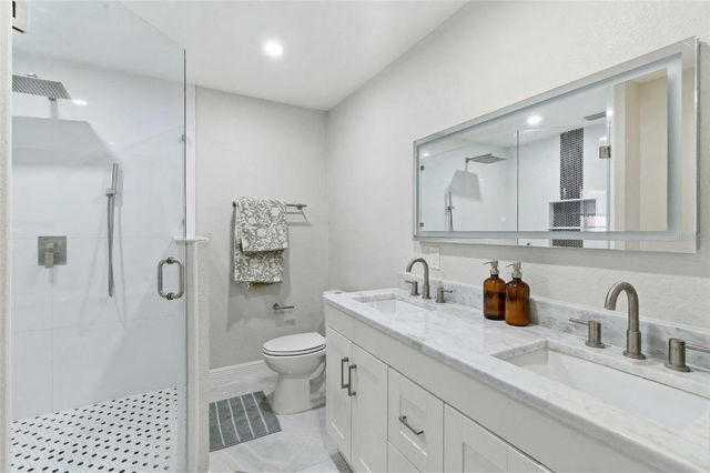 6401 N HALE AVENUE, Tampa, FL 33614