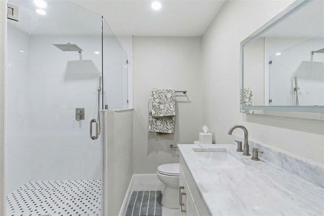 6401 N HALE AVENUE, Tampa, FL 33614