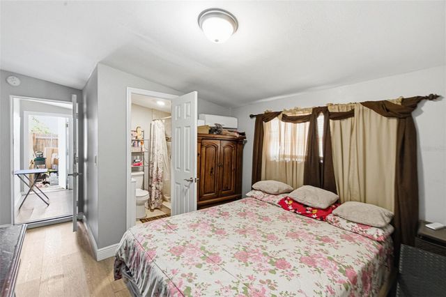 6401 N HALE AVENUE, Tampa, FL 33614