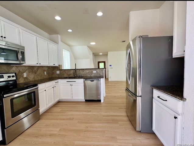 443 Harvest Pt, Schertz, TX 78154