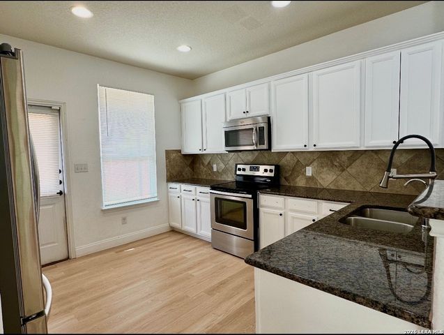 443 Harvest Pt, Schertz, TX 78154