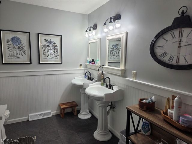 578 Parkside Reserve Street, Wellington, OH 44090