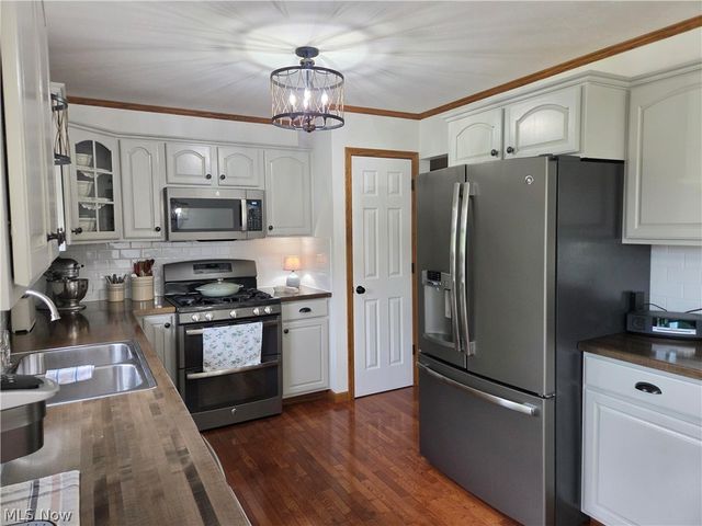 578 Parkside Reserve Street, Wellington, OH 44090