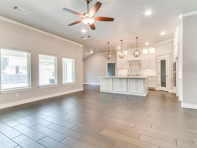 2009 Hidden Prairie Court, Edmond, OK 73013