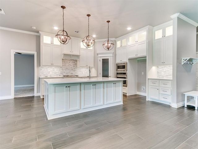 2009 Hidden Prairie Court, Edmond, OK 73013