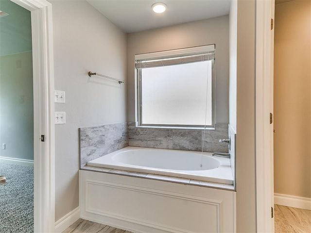 2009 Hidden Prairie Court, Edmond, OK 73013