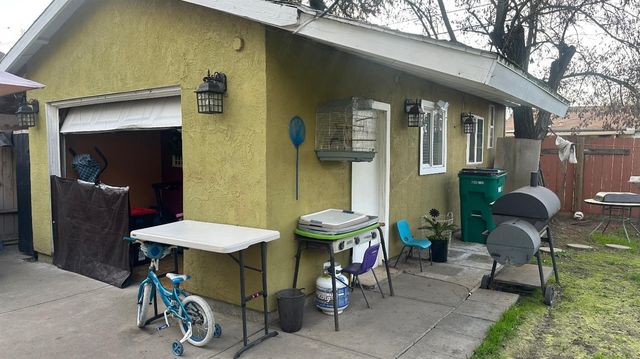 2341 Mccomb Ave, Stockton, CA 95205