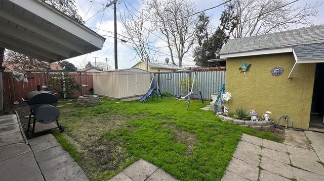 2341 Mccomb Ave, Stockton, CA 95205