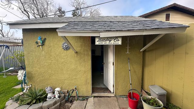 2341 Mccomb Ave, Stockton, CA 95205