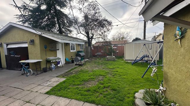 2341 Mccomb Ave, Stockton, CA 95205