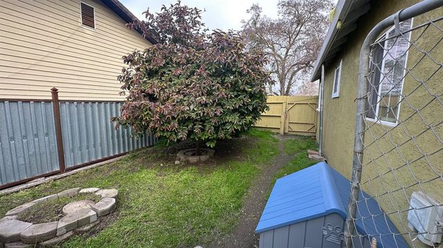 2341 Mccomb Ave, Stockton, CA 95205