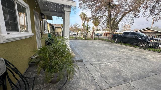 2341 Mccomb Ave, Stockton, CA 95205