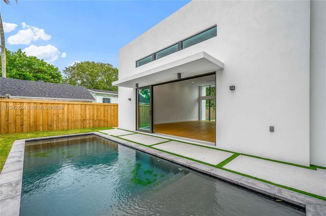 326 NW 40th Street, Miami, FL 33127