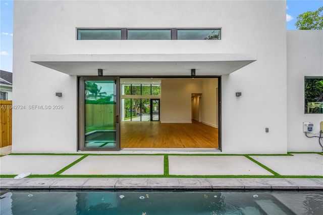 326 NW 40th Street, Miami, FL 33127