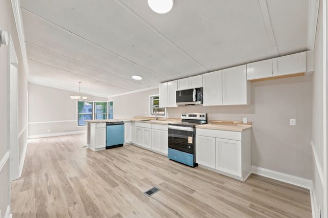 1922 N Twisted Oak Dr., Little River, SC 29566