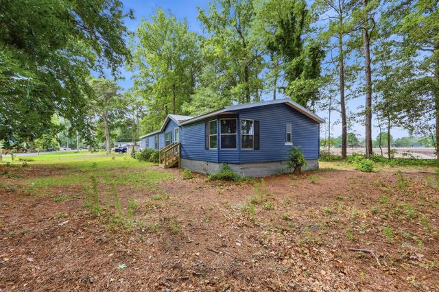 1922 N Twisted Oak Dr., Little River, SC 29566