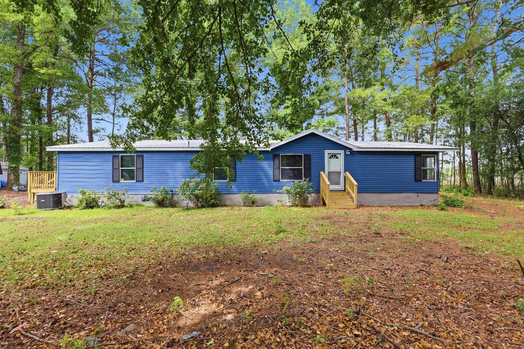 1922 N Twisted Oak Dr., Little River, SC 29566