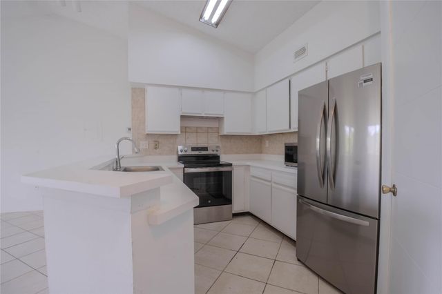 2550 SW 18th Ter 1705, Fort Lauderdale, FL 33315