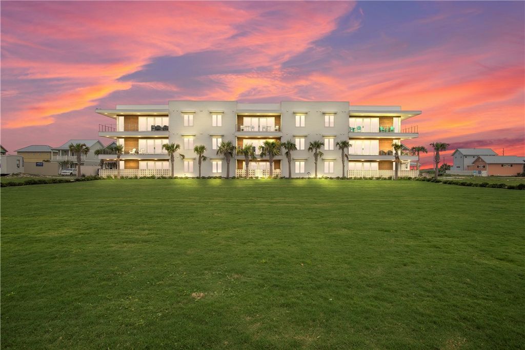 630 W Center Square 201, Port Aransas, TX 78373