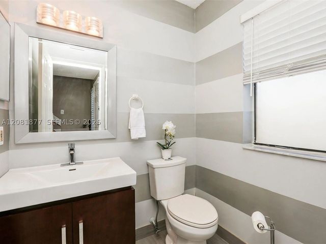 5200 NW 31st Ave 153, Fort Lauderdale, FL 33309