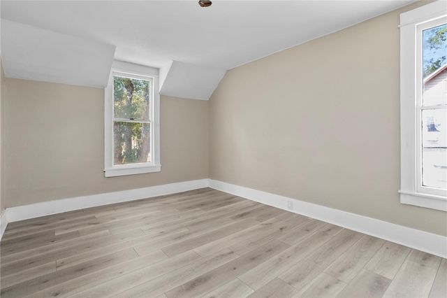 821 E LEMON AVENUE, Eustis, FL 32726