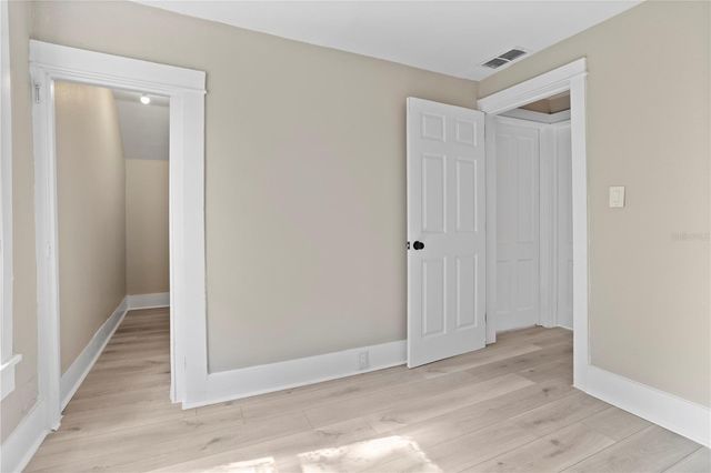 821 E LEMON AVENUE, Eustis, FL 32726