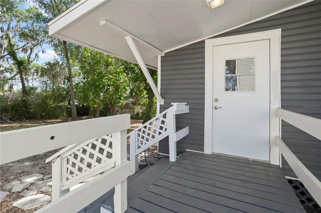 821 E LEMON AVENUE, Eustis, FL 32726