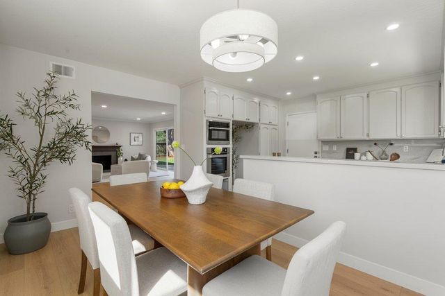 117 Hollycrest Drive, Los Gatos, CA 95032
