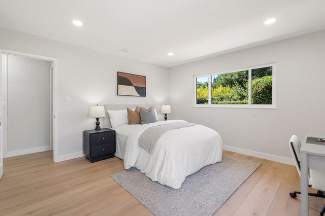 117 Hollycrest Drive, Los Gatos, CA 95032
