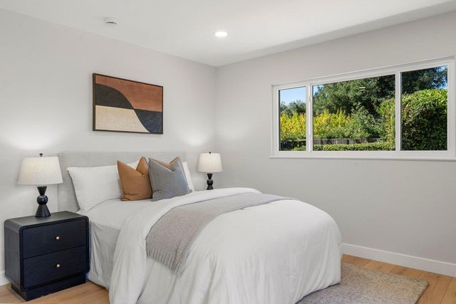 117 Hollycrest Drive, Los Gatos, CA 95032