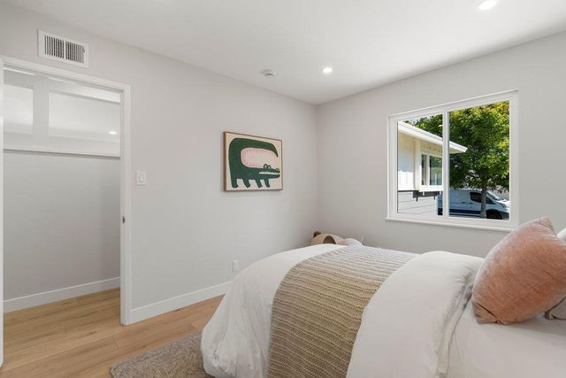 117 Hollycrest Drive, Los Gatos, CA 95032