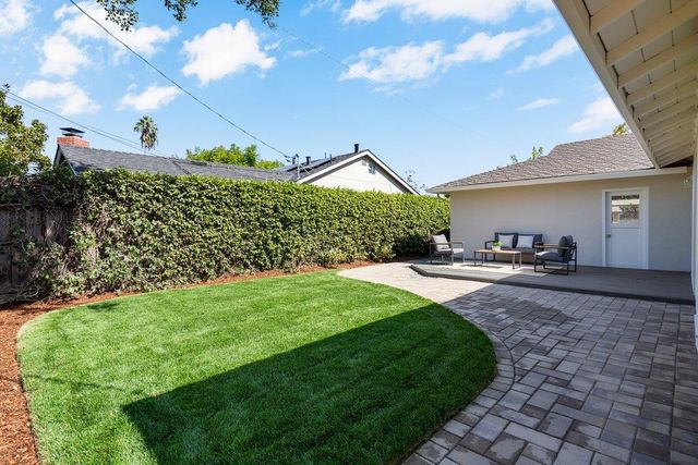 117 Hollycrest Drive, Los Gatos, CA 95032
