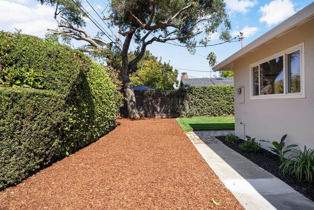 117 Hollycrest Drive, Los Gatos, CA 95032