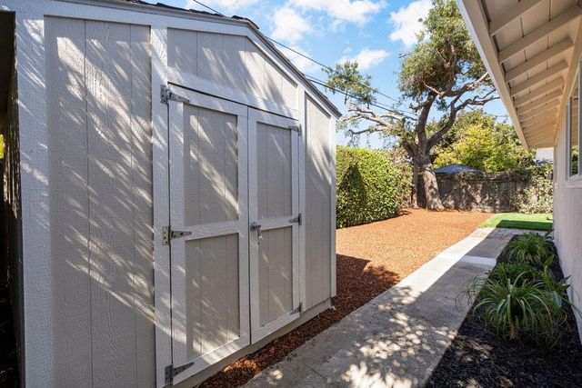 117 Hollycrest Drive, Los Gatos, CA 95032