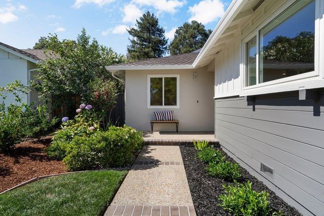 117 Hollycrest Drive, Los Gatos, CA 95032