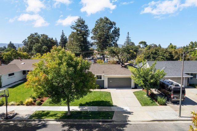 117 Hollycrest Drive, Los Gatos, CA 95032