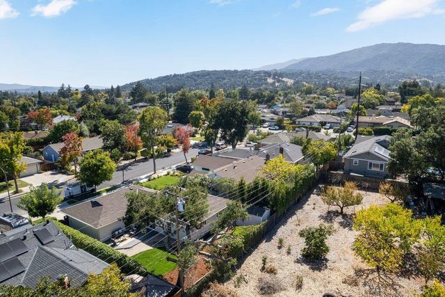 117 Hollycrest Drive, Los Gatos, CA 95032