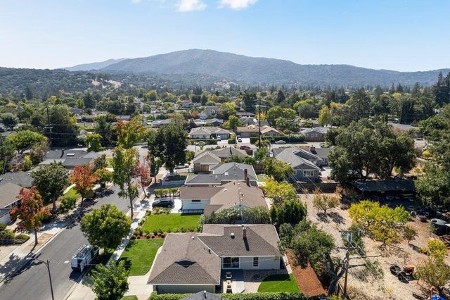 117 Hollycrest Drive, Los Gatos, CA 95032