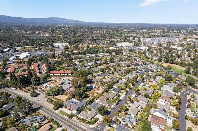 117 Hollycrest Drive, Los Gatos, CA 95032