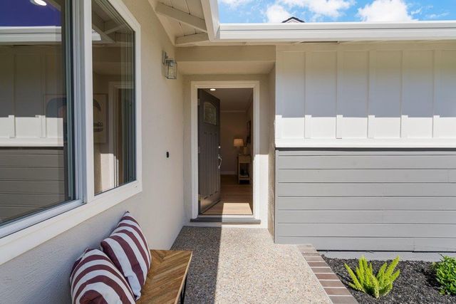 117 Hollycrest Drive, Los Gatos, CA 95032