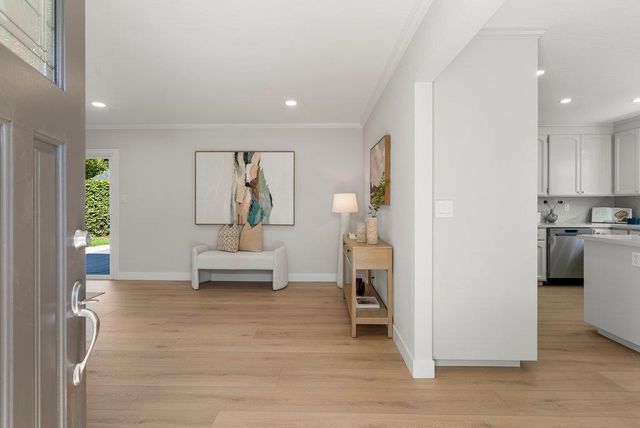 117 Hollycrest Drive, Los Gatos, CA 95032