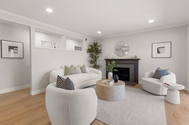117 Hollycrest Drive, Los Gatos, CA 95032