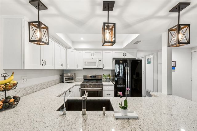 2775 Pine Creek, Fullerton, CA 92835