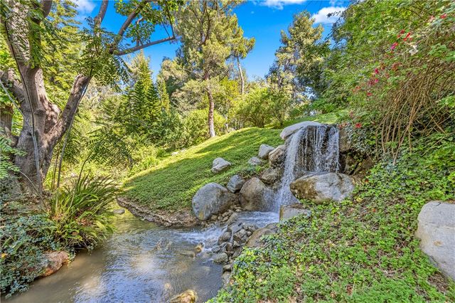 2775 Pine Creek, Fullerton, CA 92835