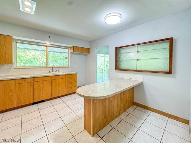 1050 Park Circle, Girard, OH 44420