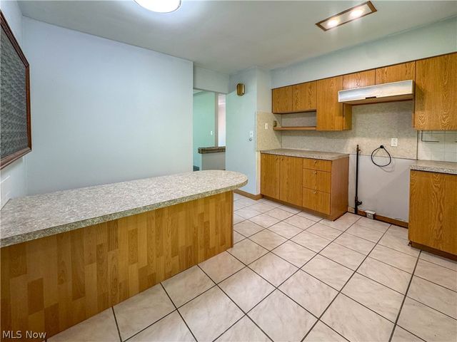 1050 Park Circle, Girard, OH 44420