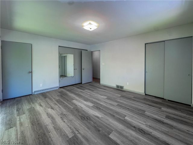 1050 Park Circle, Girard, OH 44420