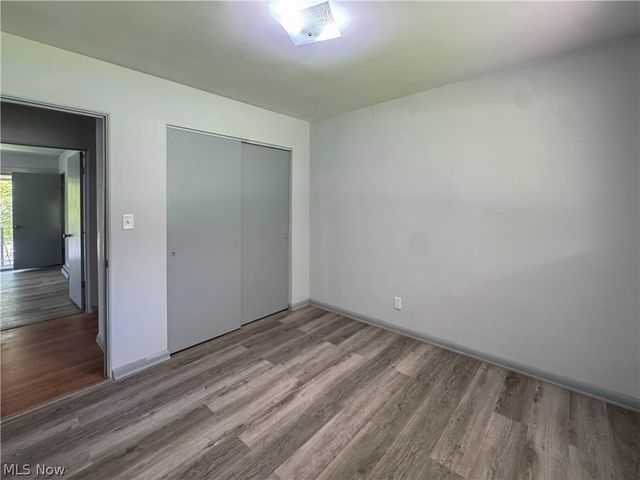 1050 Park Circle, Girard, OH 44420